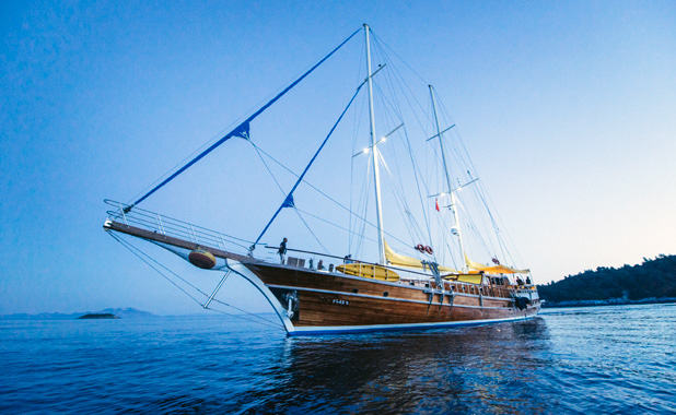 Large luxury yacht for 17 guests cruising Greek Islands & Turkish coast