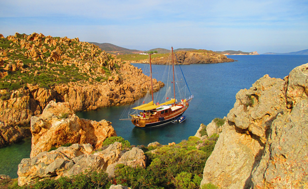 Luxury yacht cruise holidays in Greek Islands & Turkey