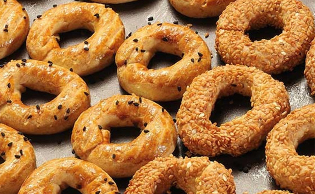 Savory pastry rings 